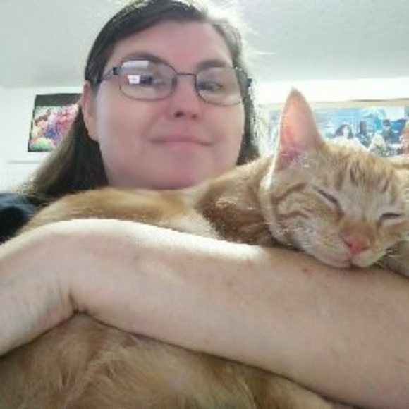 Meet your Posh Ambassador, Tami - Picture 1 of 8